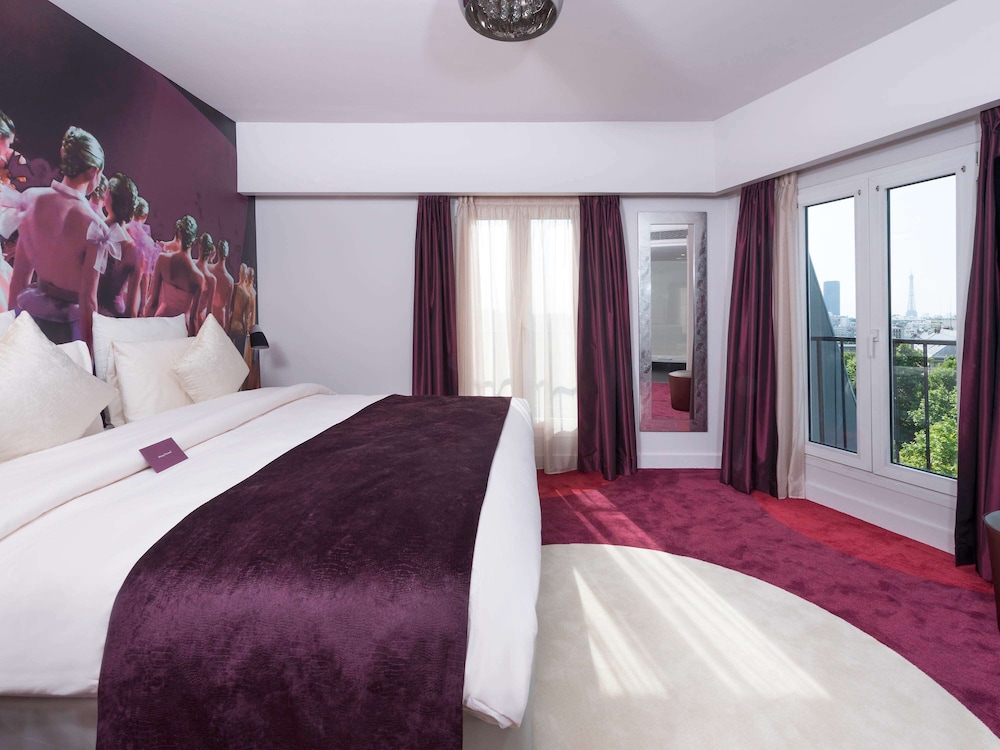 Mercure Paris Place d Italie 17/74