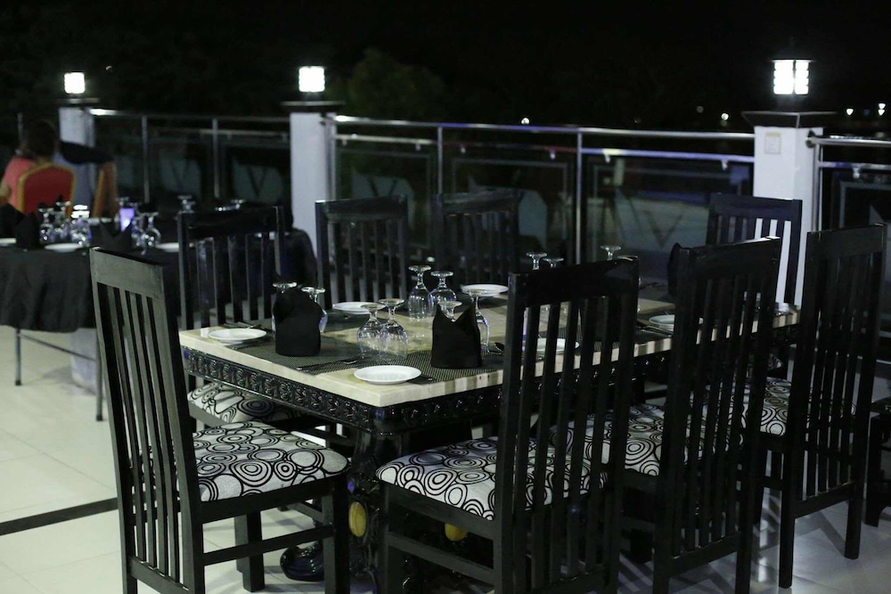 Villa Hotel 27/50