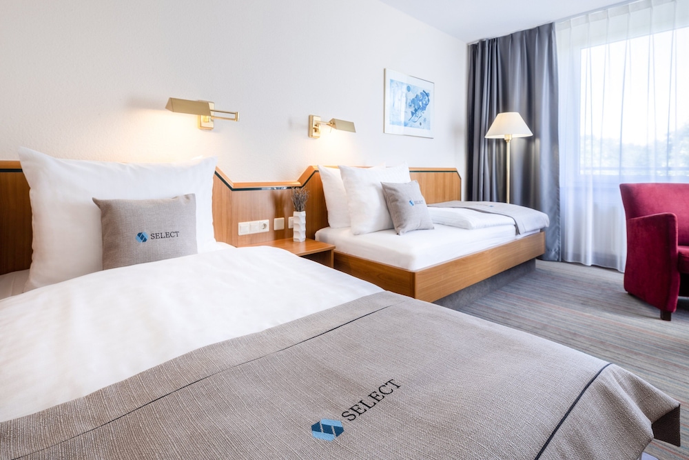 Holiday Inn - the niu, Blade Solingen by IHG 19/80