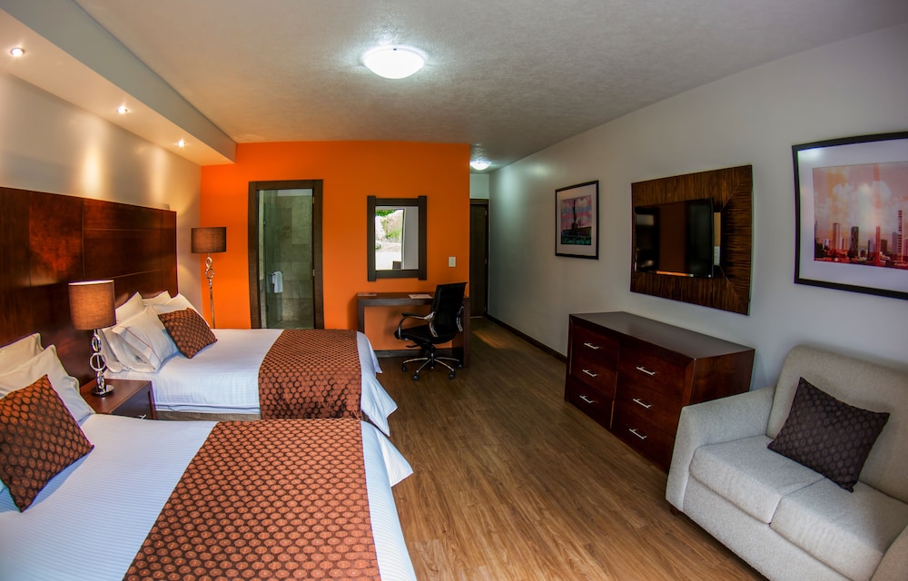 Hotel Estancia Business Class 15/50