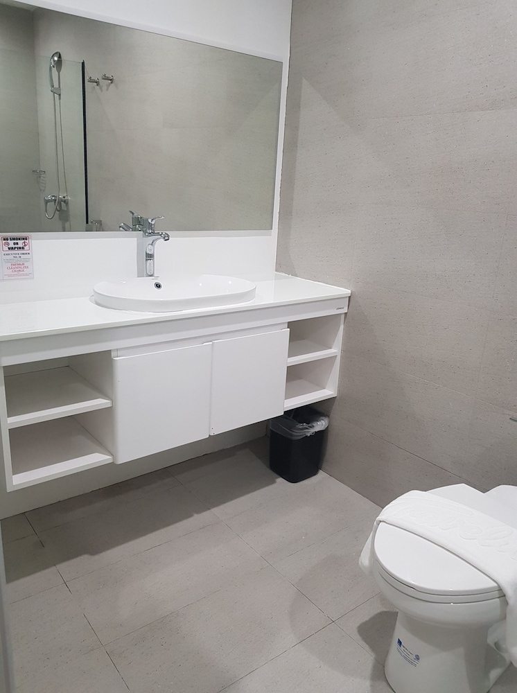 Travelite Hotel Legarda 11/27