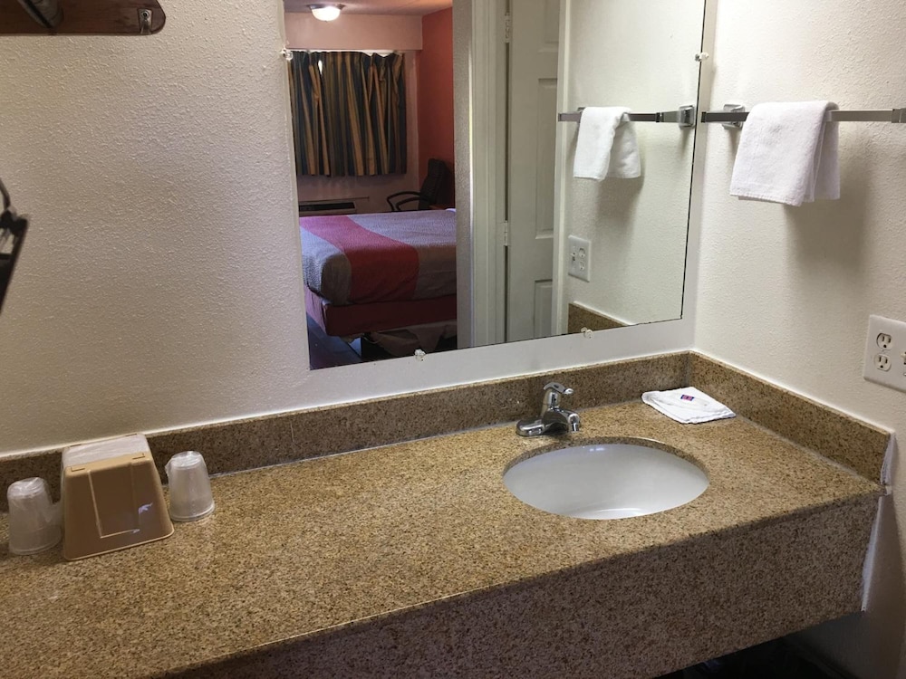 غرفة ديلوكس بسريرين مزدوجين للمدخنين، Motel6 Richmond, VA - Midlothian Turnpike 9/10