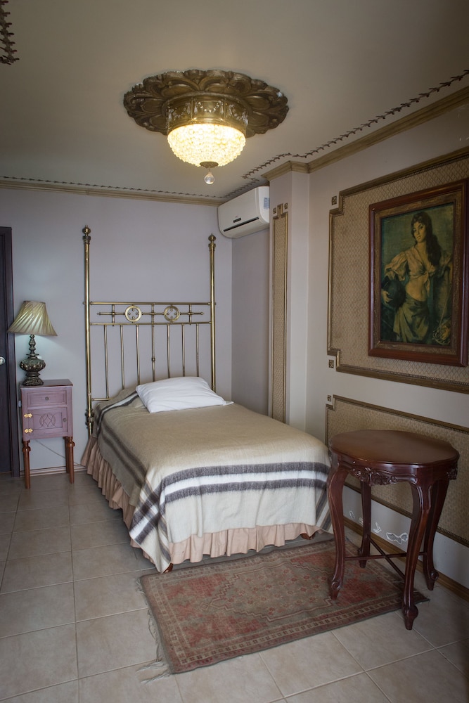 Mansion Del Rio 12/49