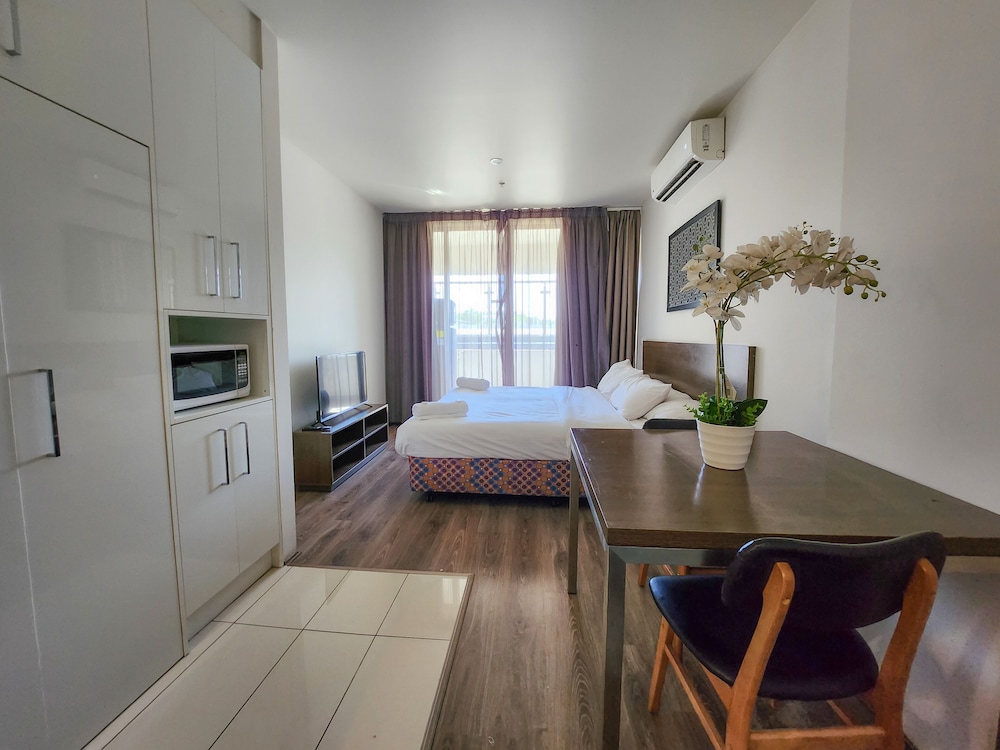 Exodus Dandenong Apartment Hotel 20/50