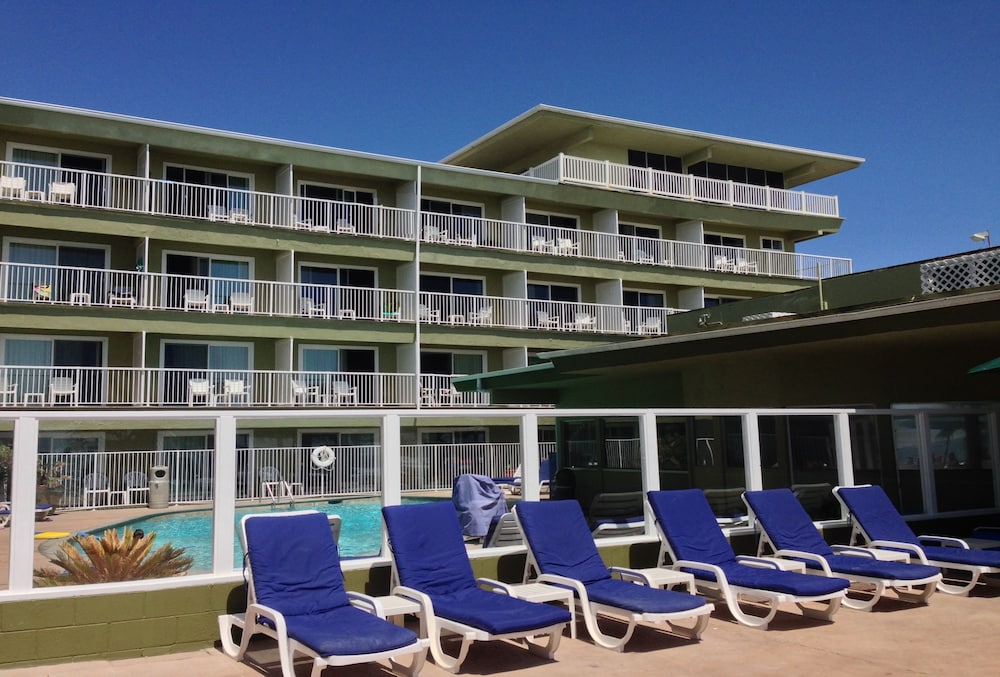 Surfer Beach Hotel 9/59