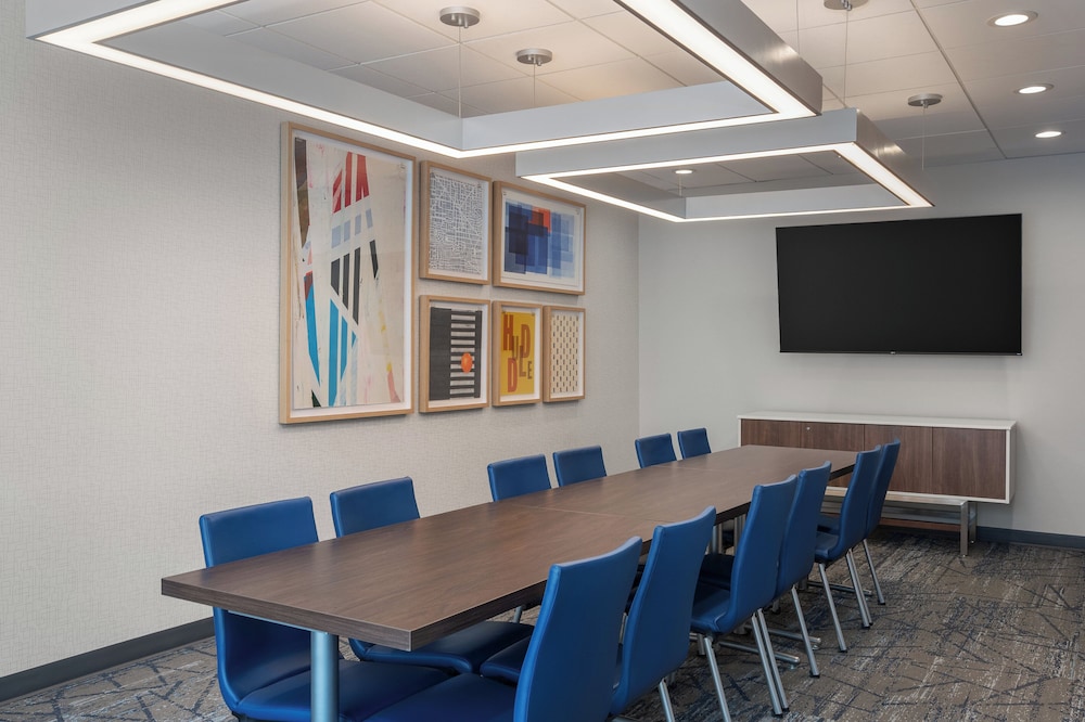 Holiday Inn Express & Suites Muncie Northwest by IHG، مونسي 42/50
