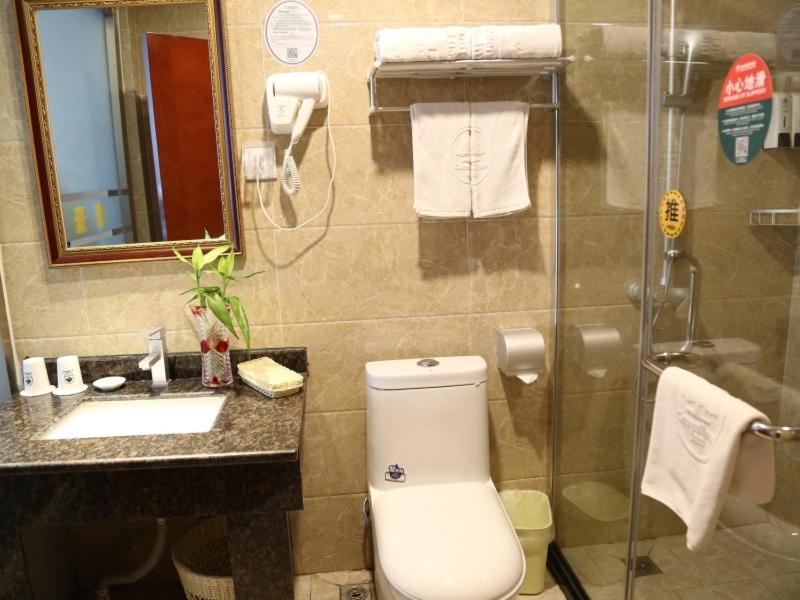 GreenTree Inn Zaozhuang Shanting JinkeGuoji Yijiaren Hotel 55/59