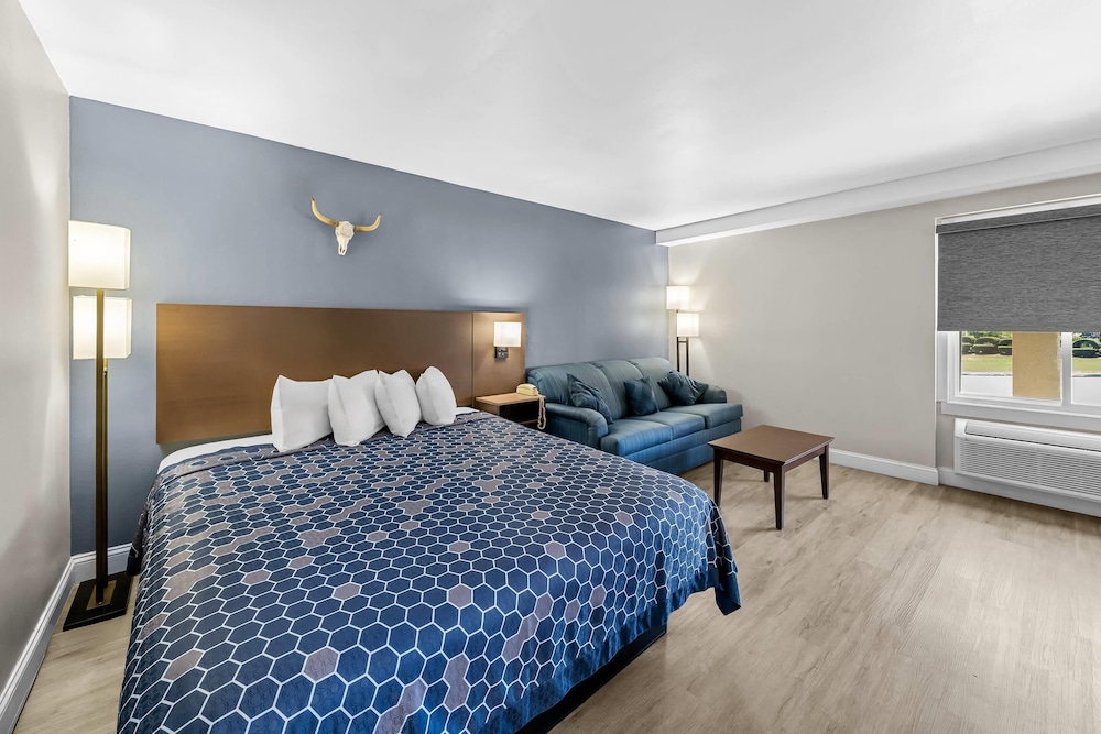 Rodeway Inn Somerset MA 14/57