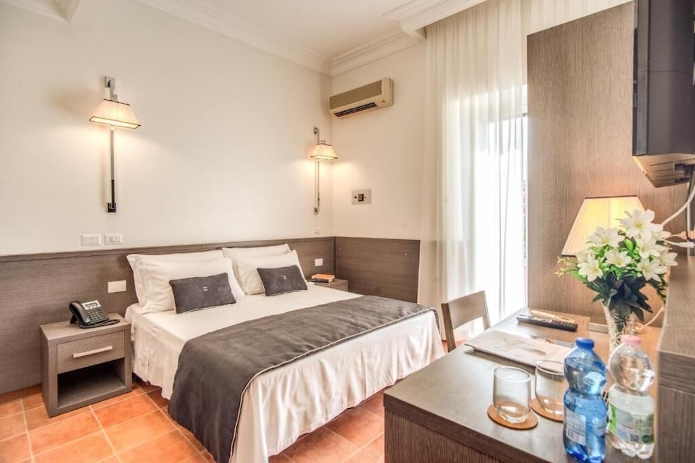 Hotel Mirti 8/22