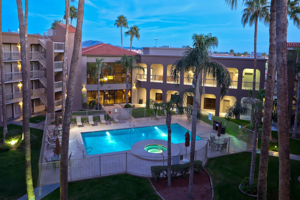 Best Western Plus Scottsdale Thunderbird Suites 1/46