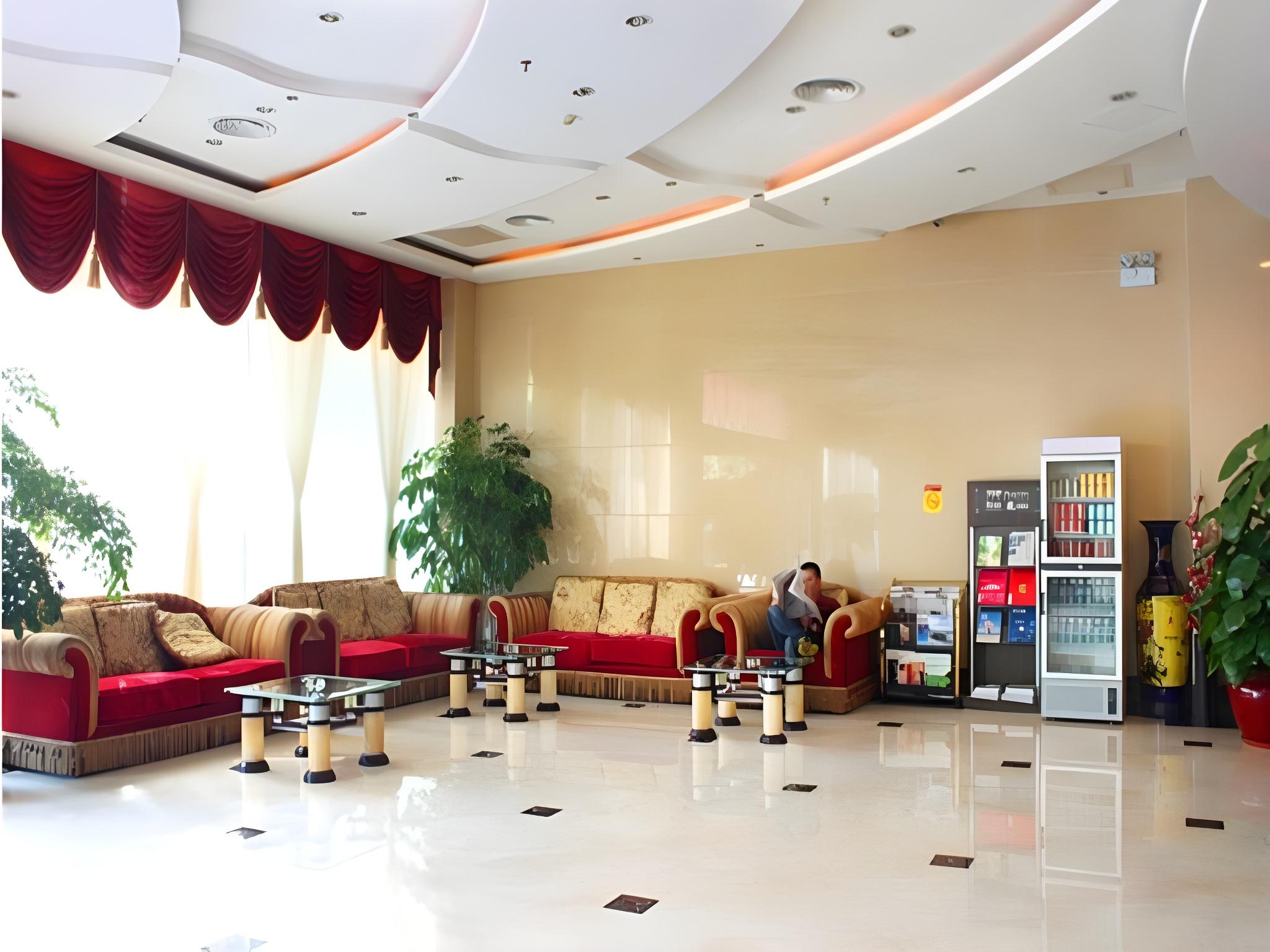 Yijian Haoting Holiday Hotel 34/46