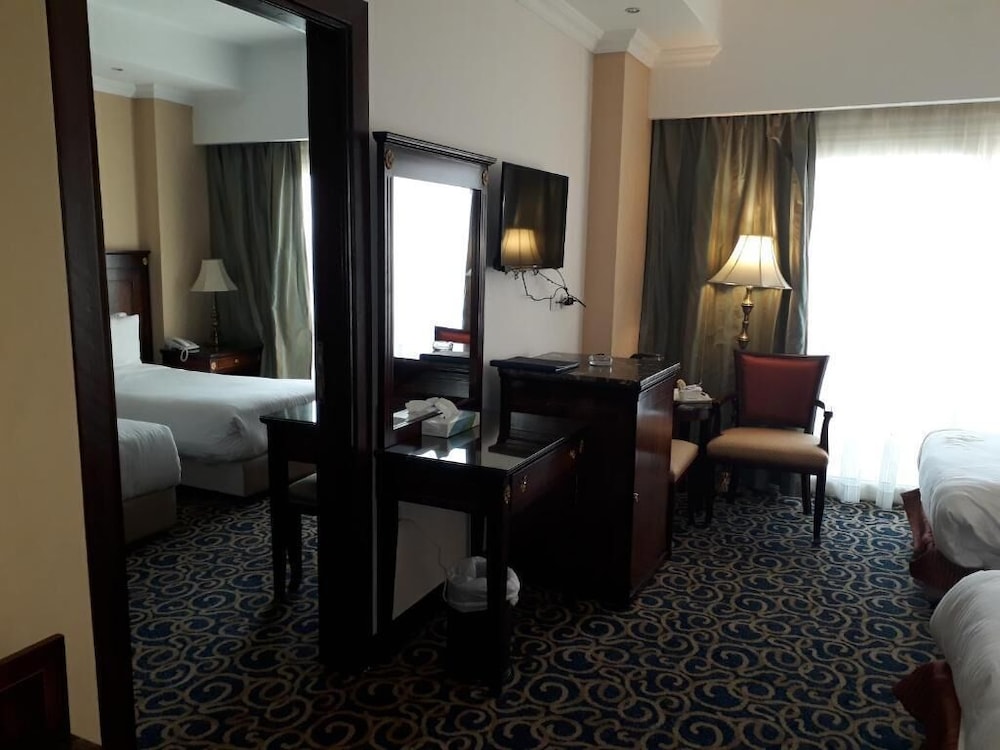 Guard Hotel 50/50