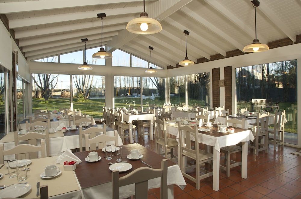 La Posada Hotel 24/50