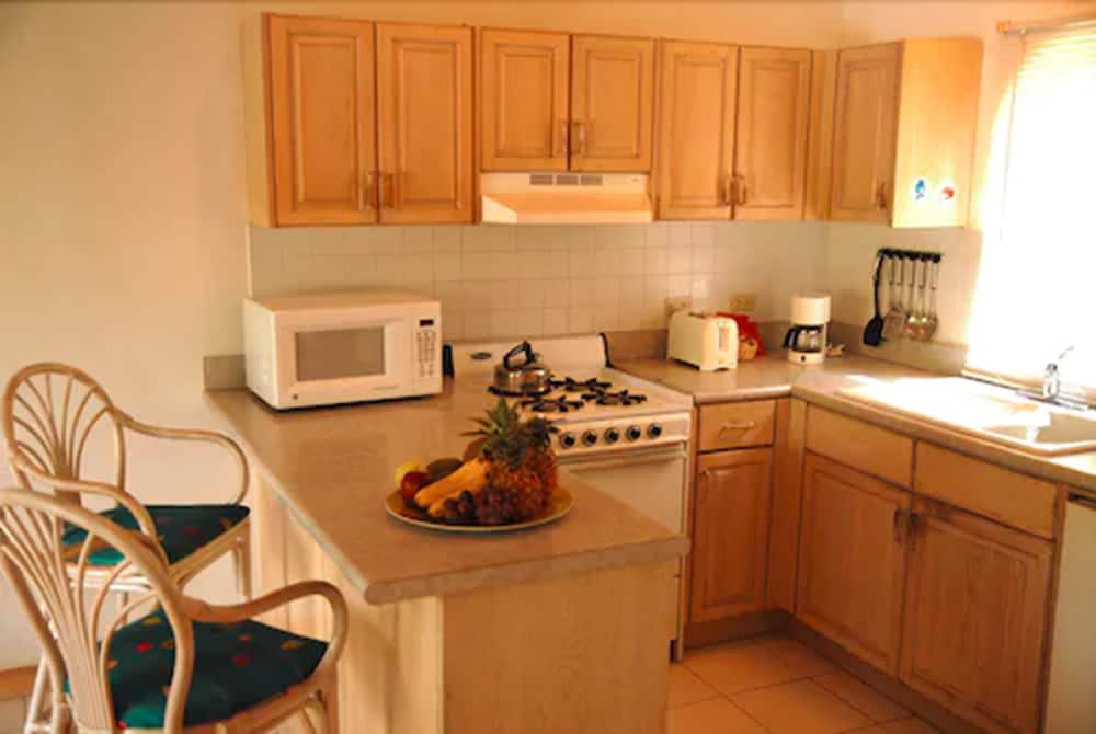 DICKENSON BAY COTTAGES 40/50