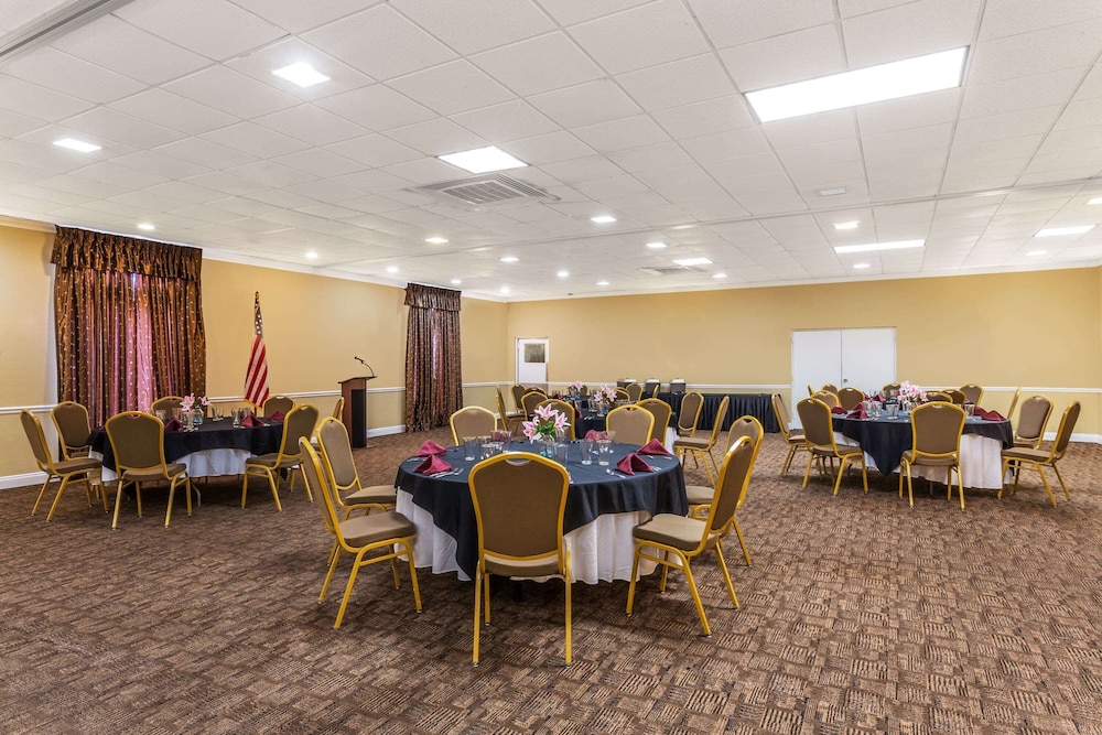 Ramada by Wyndham Houma 21/27