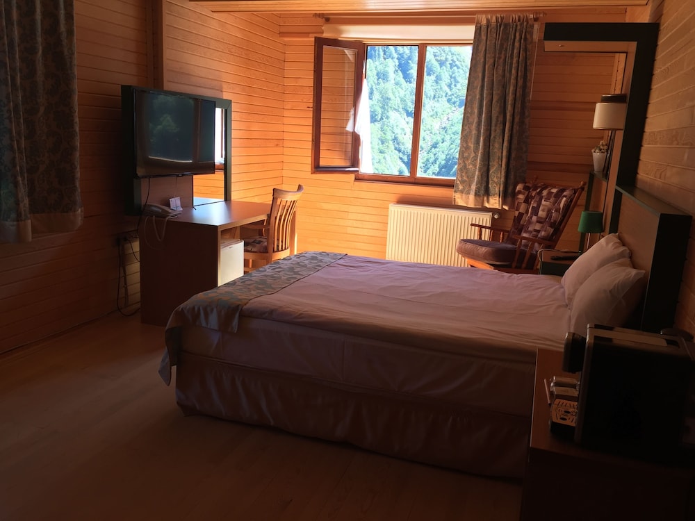 AYDER DOGA RESORT 12/84