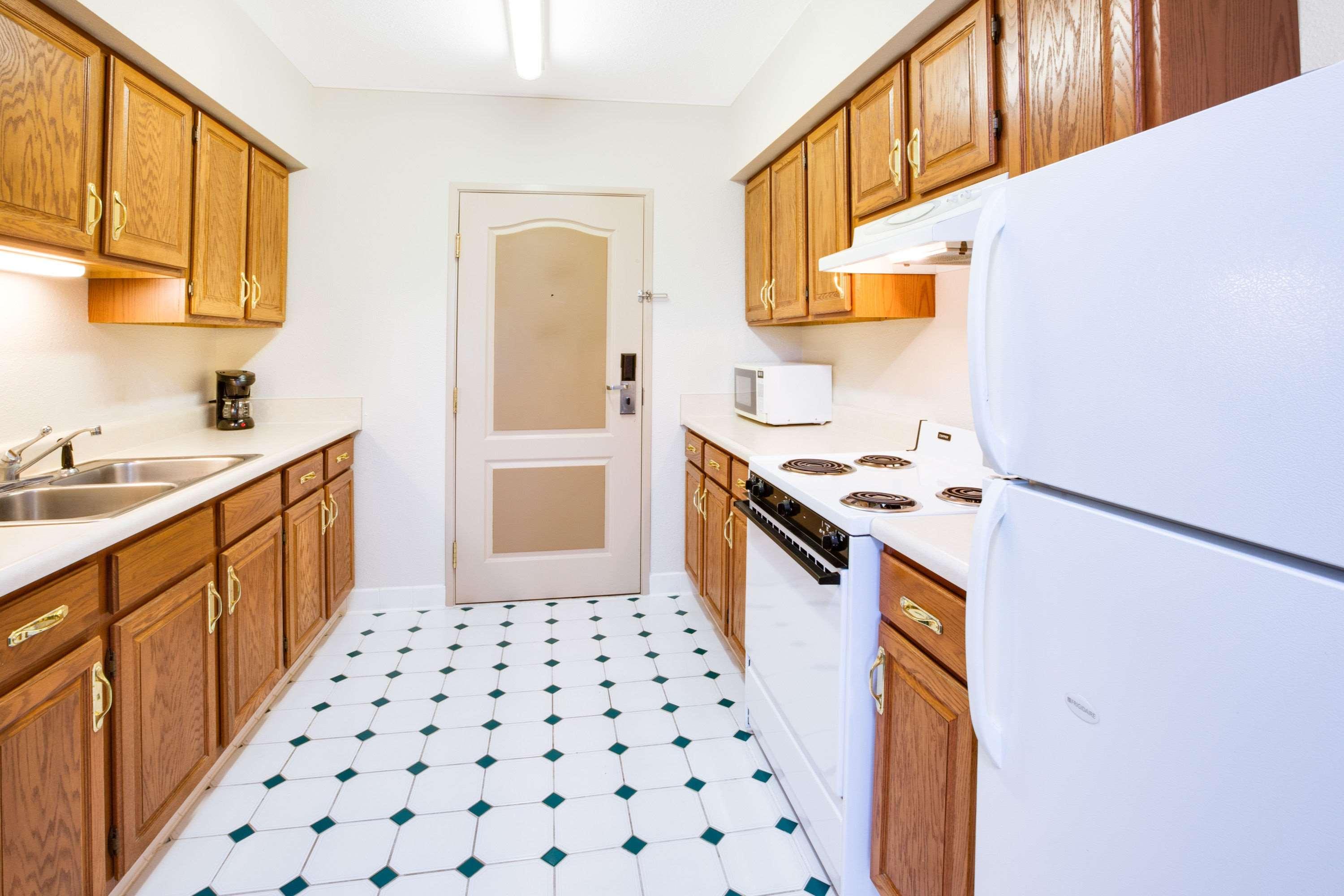 Super 8 by Wyndham Brooklyn 10/18