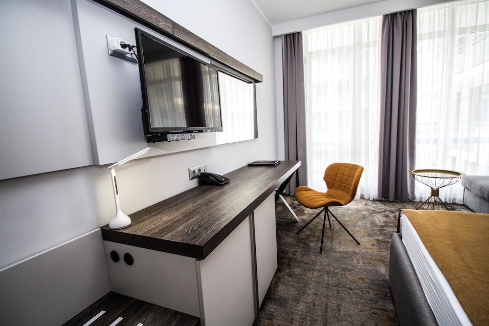 Best Western Plus Premium Inn 40/57