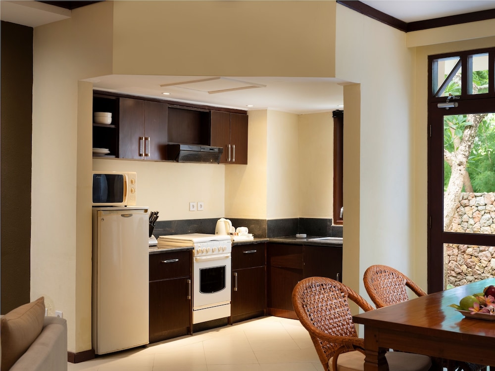 Mangsit Suite By Holiday Resort Lombok 13/39