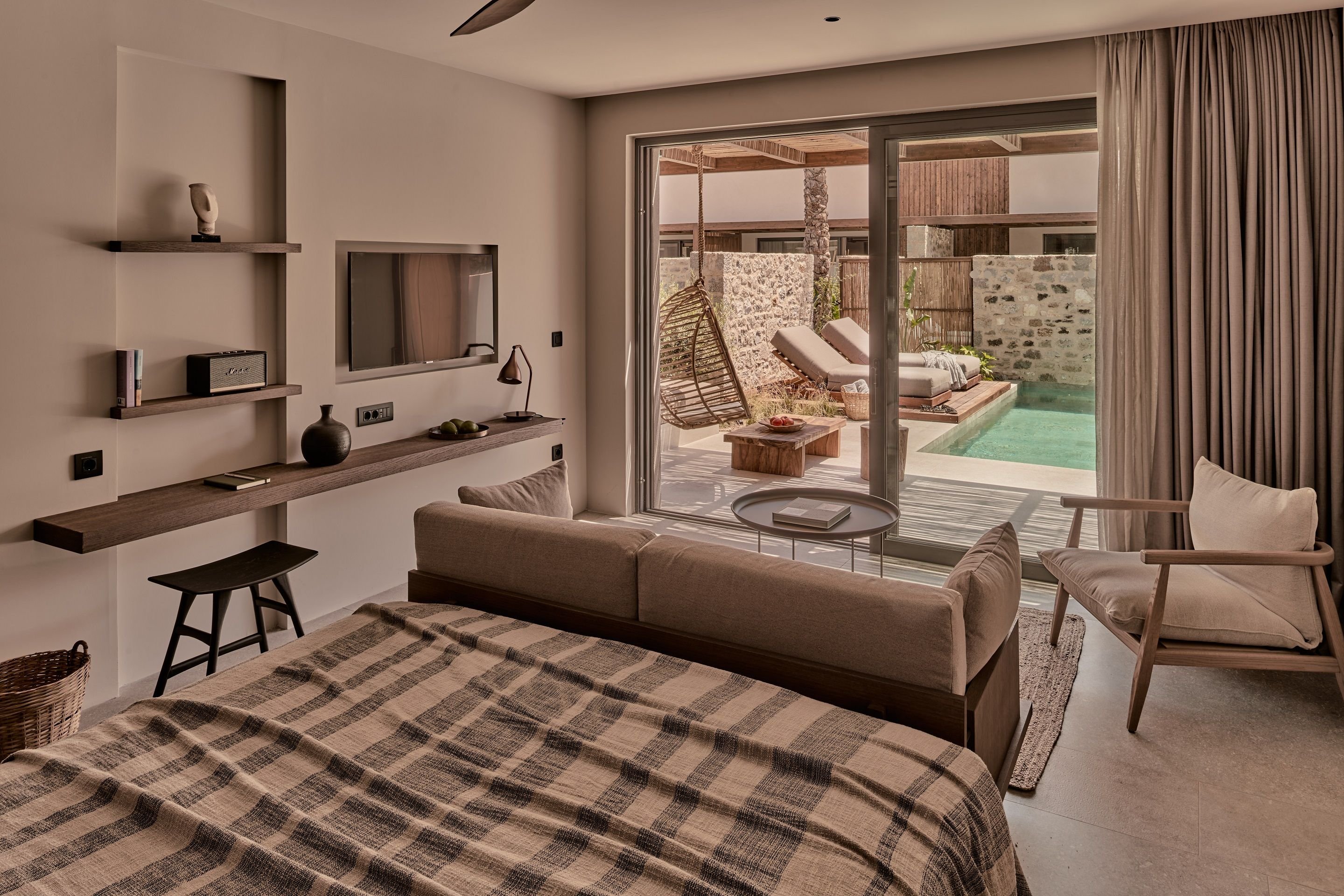 Theros All Suite Hotel 65/84