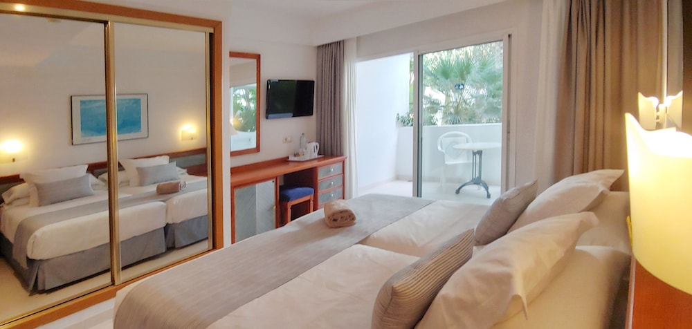 Hotel Rocamarina 48/66