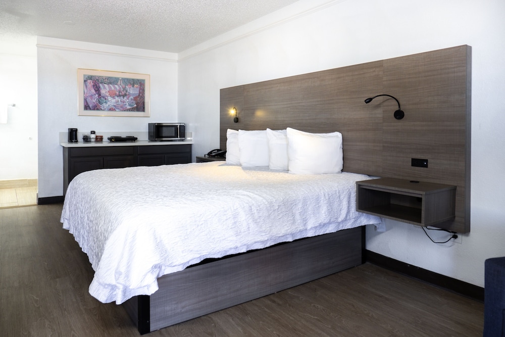 Baymont by Wyndham Fort Stockton 25/52