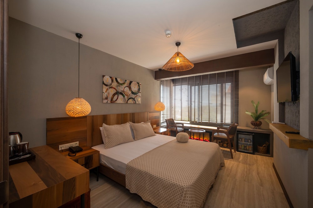 Deluxe, King Bed
