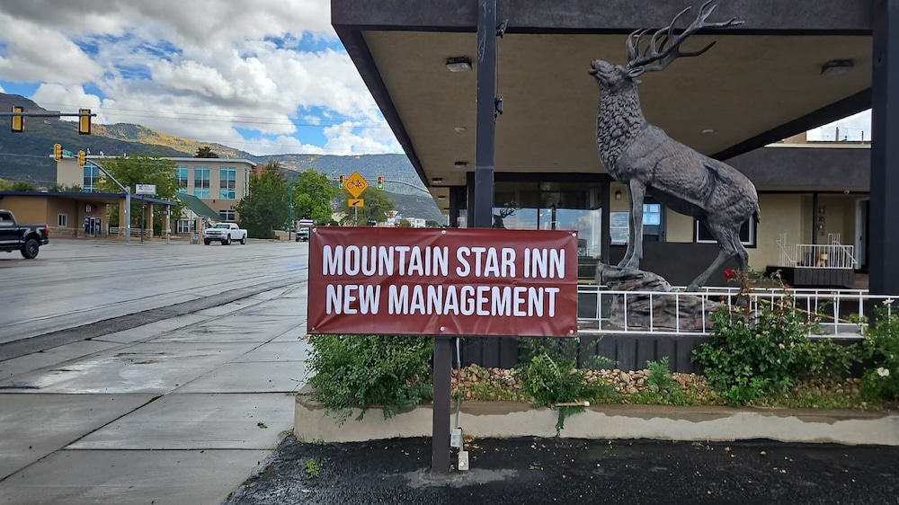 M Star Cedar City 4/50