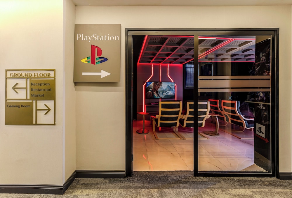 Elysian Airport Hotel & Restaurant 36/50