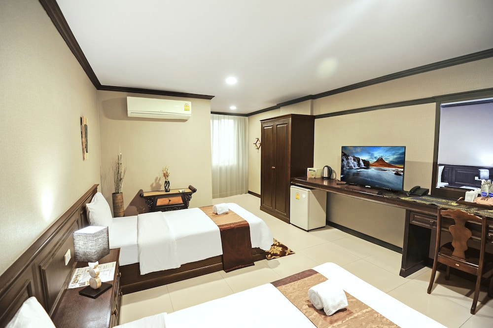 ROMENA GRAND HOTEL 3/40