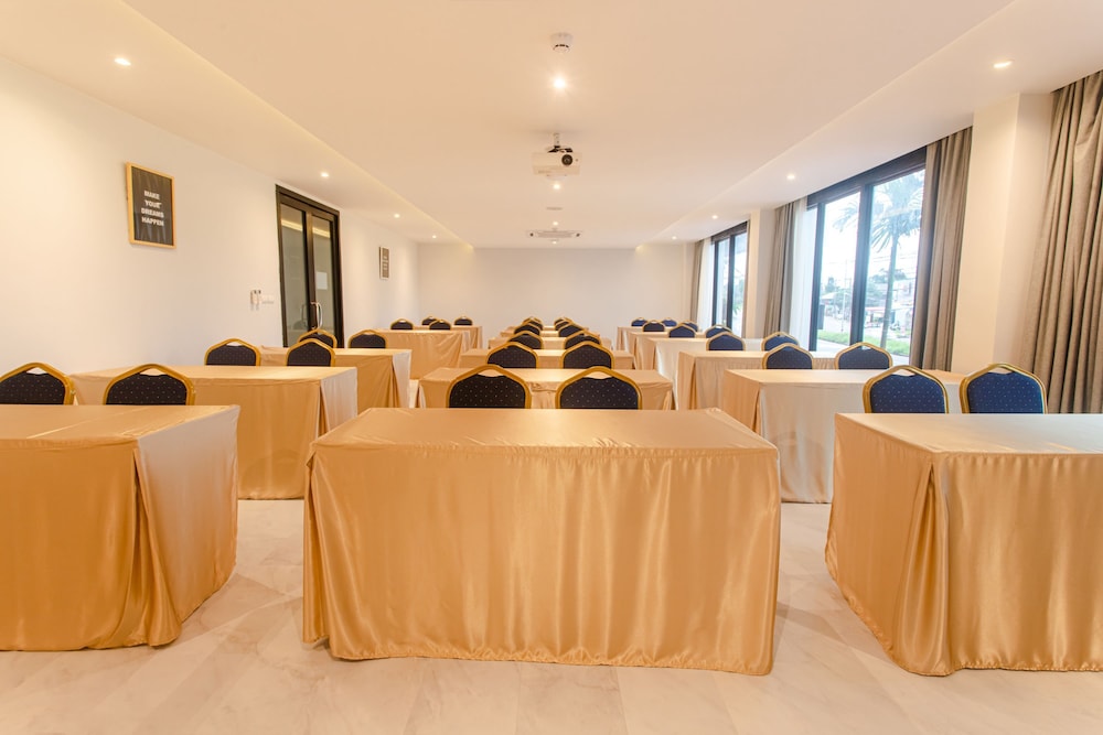 Tour De Phuket Hotel 69/71