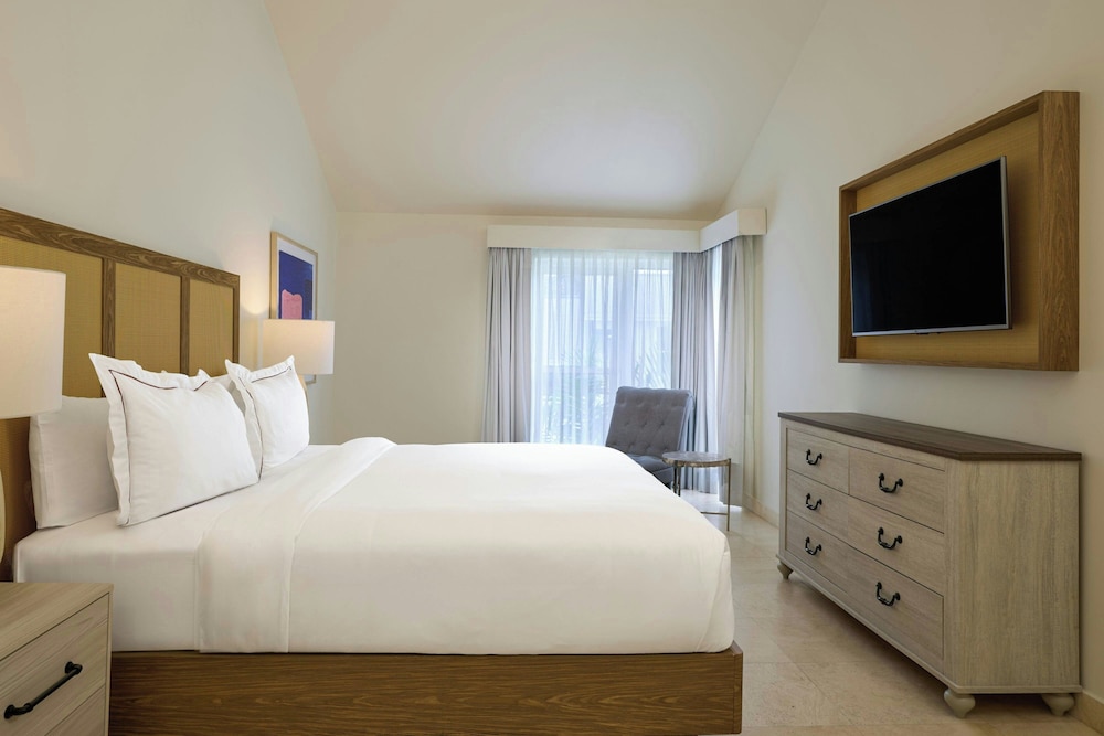 1 Bedroom, Suite, King Bed, Garden or Pool View, Garden View, Adult Only