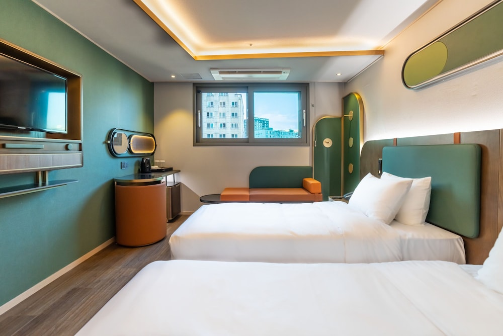 Standard, Twin Beds, Amber Hotel Central 3/9