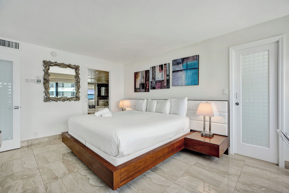 2 Bedrooms, Condo, Resort, 1 King and 2 Double Beds, 1 King and 1 Single Beds, Ocean Front, 1.5 Bathrooms, Sauna