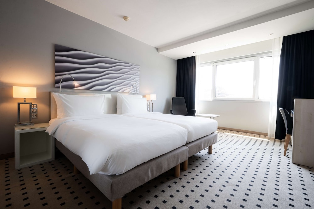غرفة قياسية بسريرين منفصلين، Radisson Blu Conference Hotel, Dusseldorf 4/6