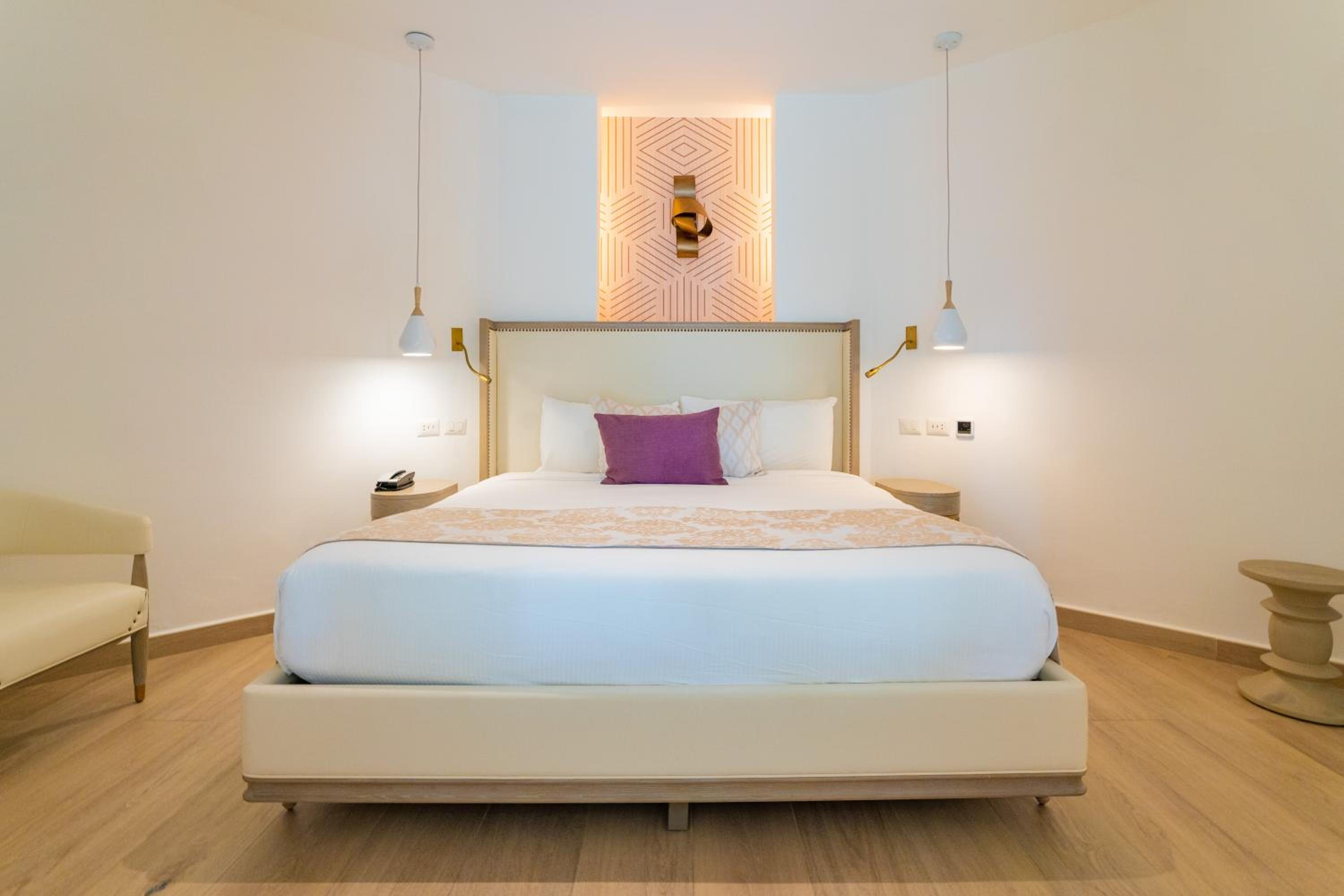 Platinum, Suite, King Bed