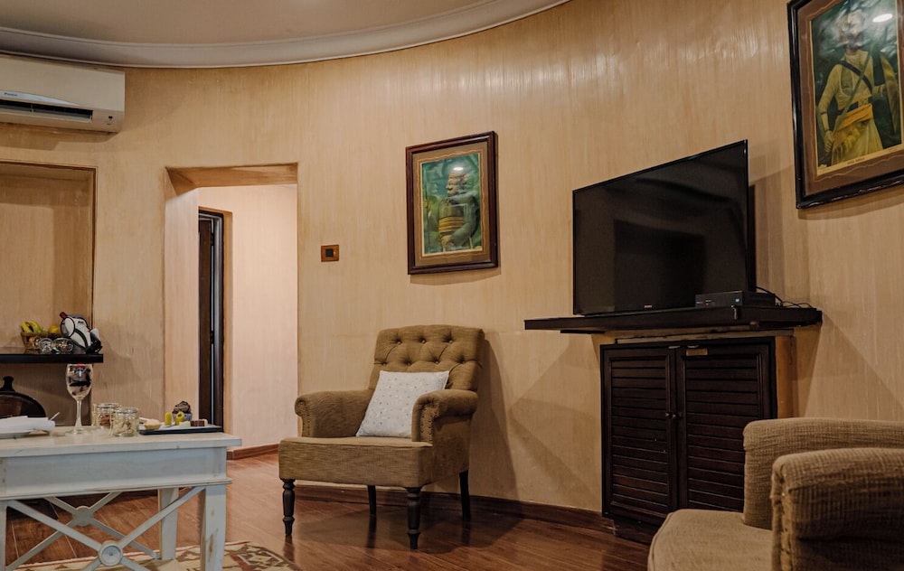 Ajit Bhawan Palace 36/48