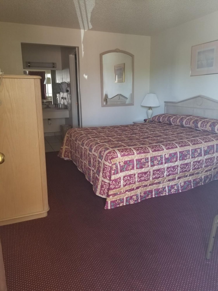 Swai Hotel 8/57