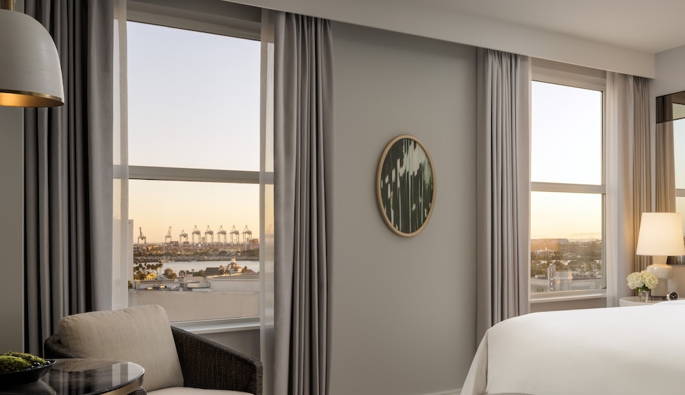 Fairmont Breakers Long Beach 22/50