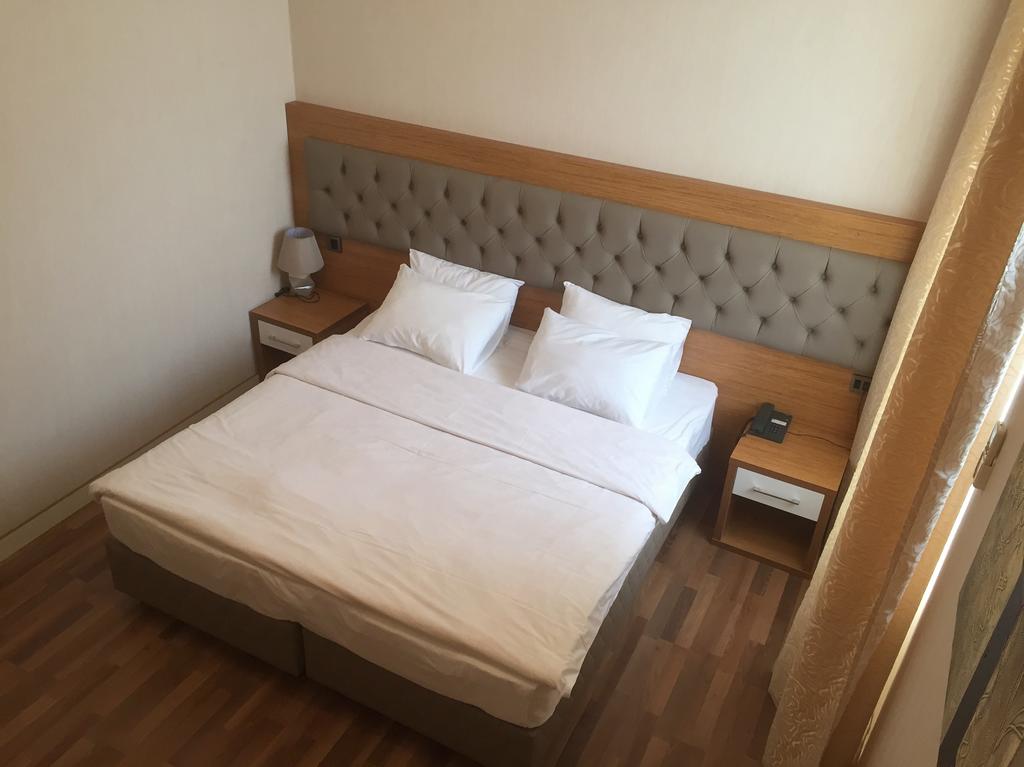 Empire Hotel Baku 8/23