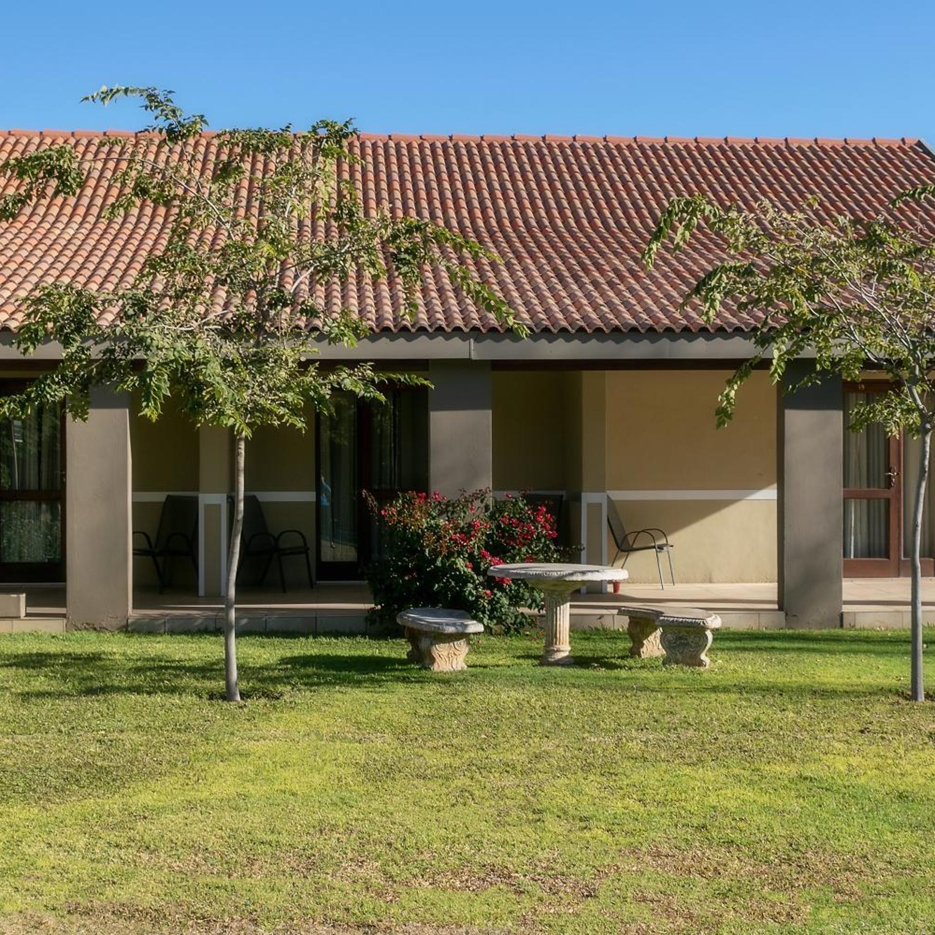 Mondior Manor 36/50