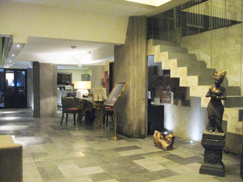 Anshel Hotel 34/45