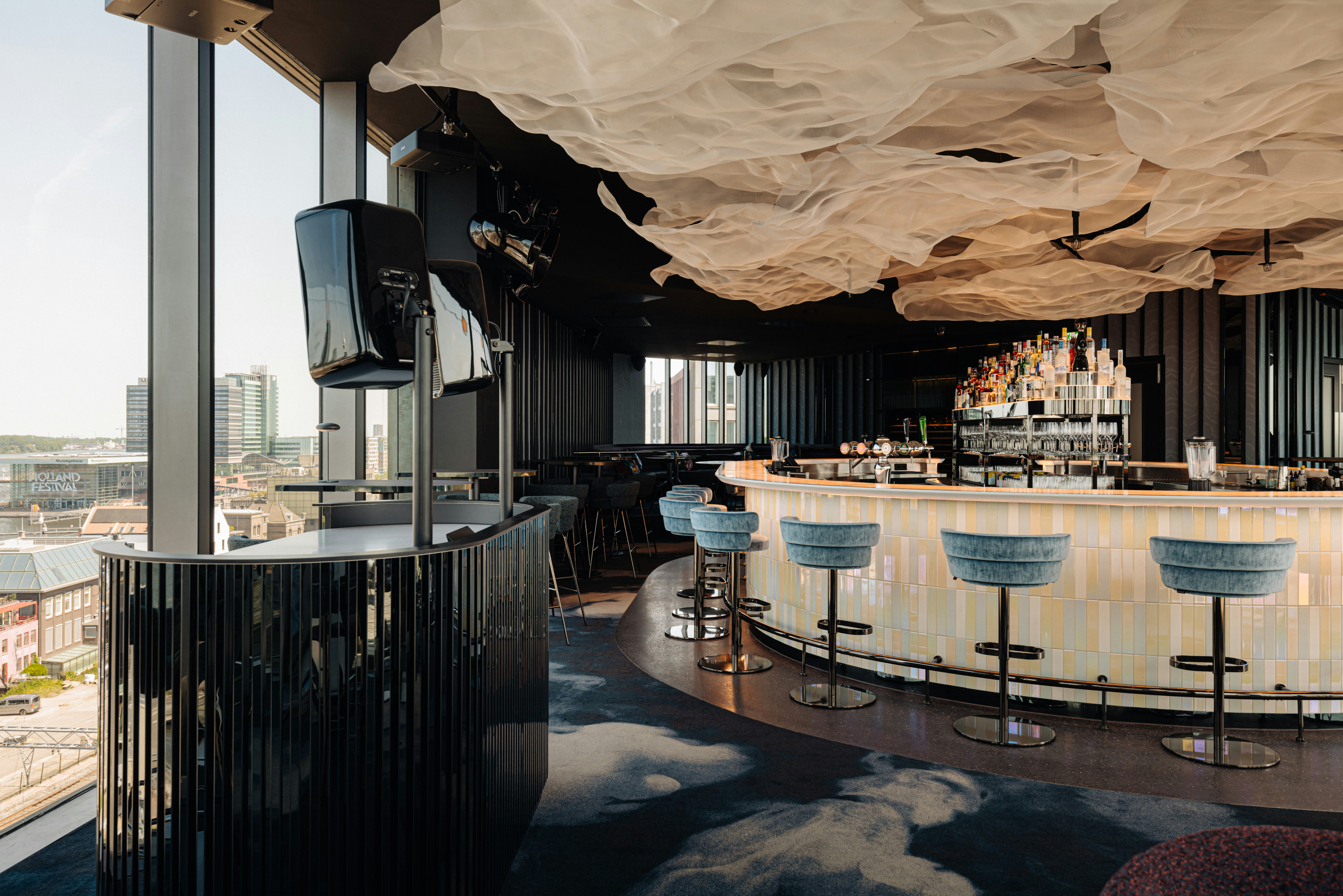 Doubletree By Hilton Amsterdam Centraal Station 33/88