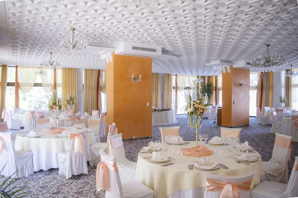 Palace Hotel 34/50