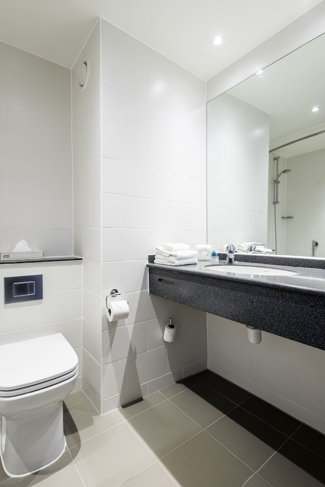 Holiday Inn London Sutton 16/73