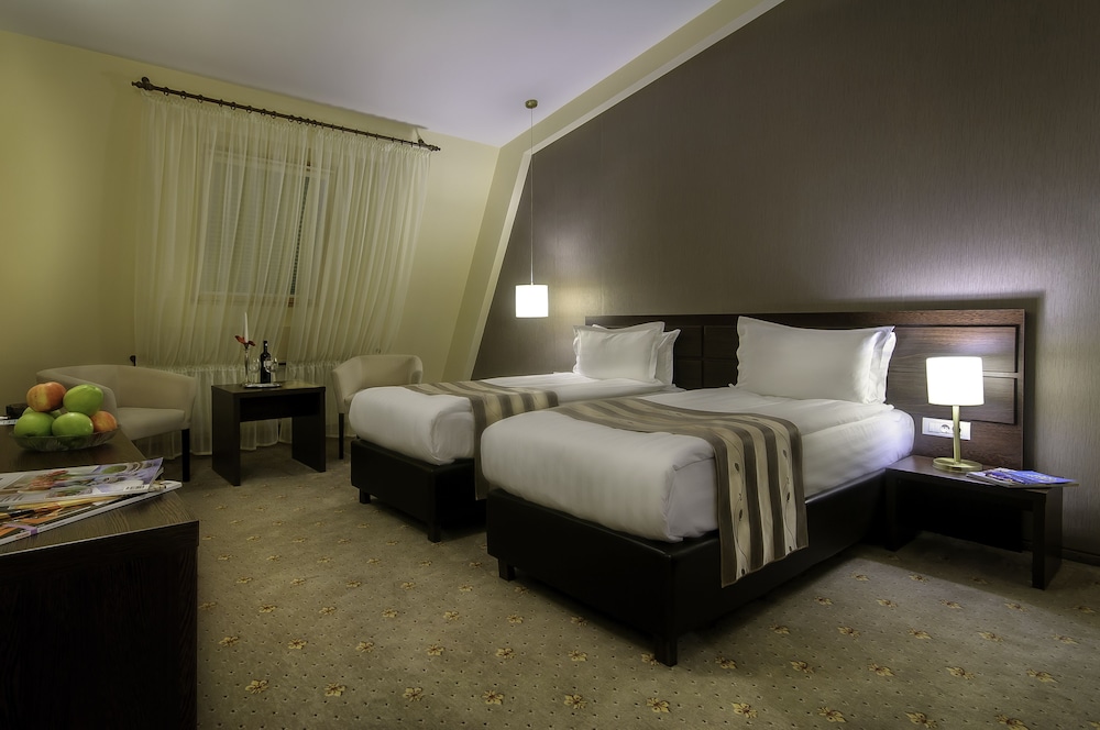 Golden Time Hotel 20/62