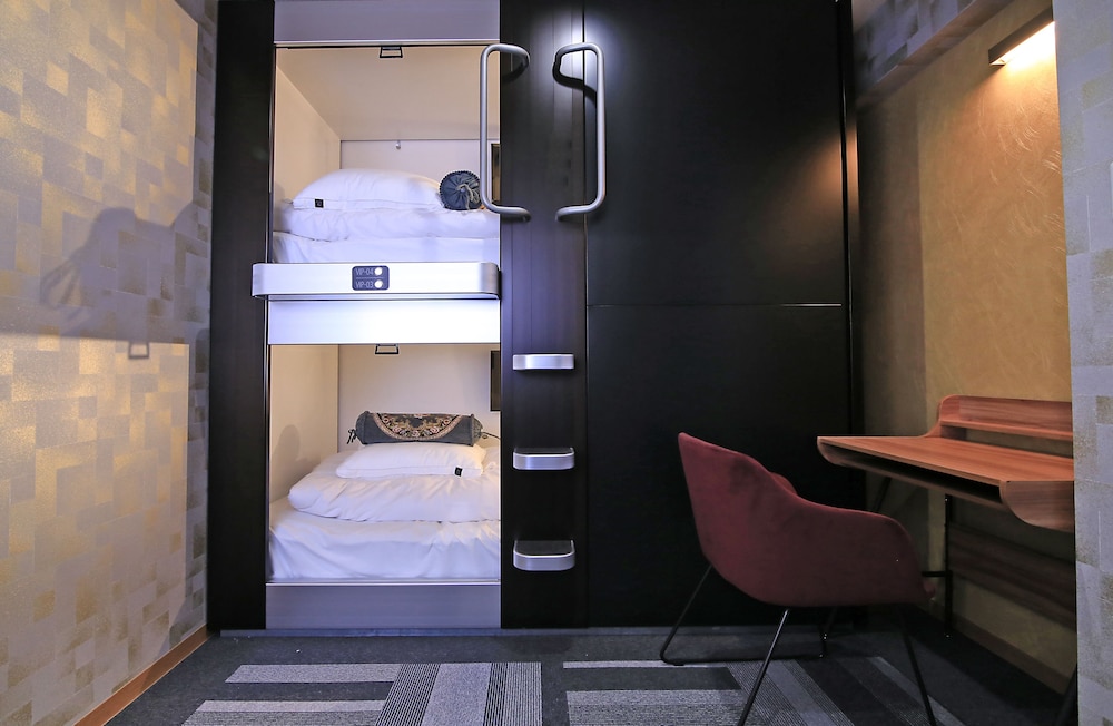 The Global Hotel Tokyo 40/44