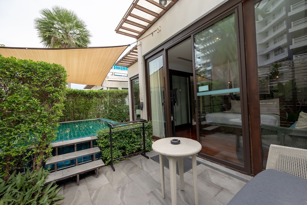 The Rock Hua Hin Beach Resort 66/67