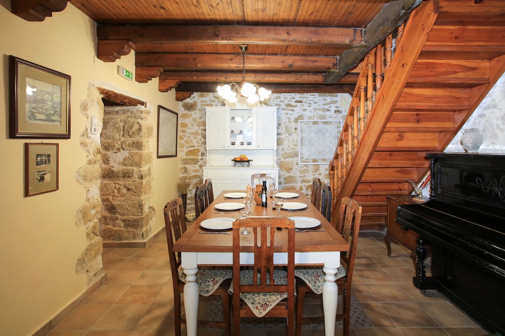 KAMILARI PASIPHAE VILLA 38/60