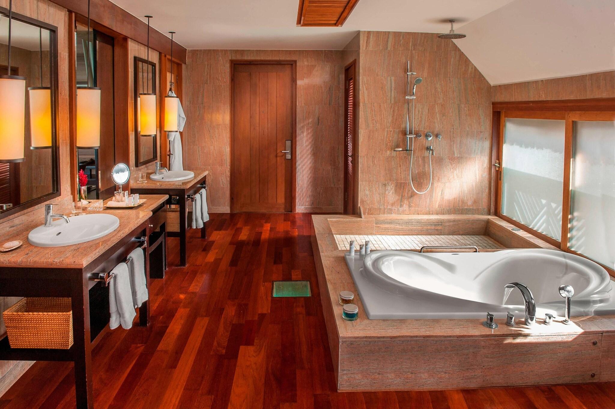 Deluxe, Villa, The St Regis Bora Bora Resort 4/5